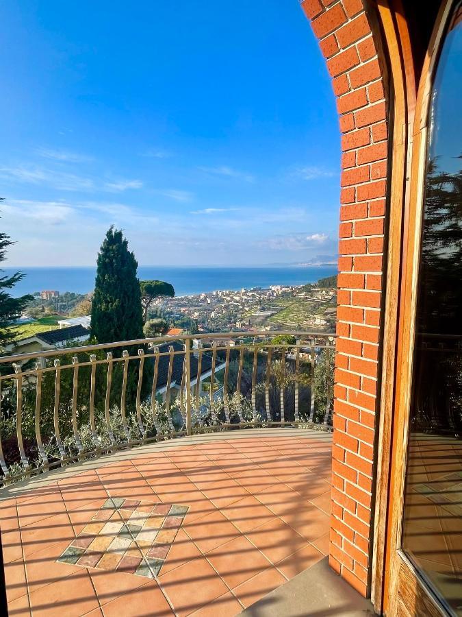 Alojamento de Acomodação e Pequeno-almoço Gaia - Luxury Villa, Pool & Wellness 3*