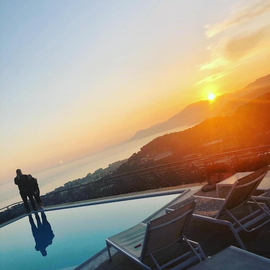 Alojamento de Acomodação e Pequeno-almoço Gaia - Luxury Villa, Pool & Wellness Bordighera
