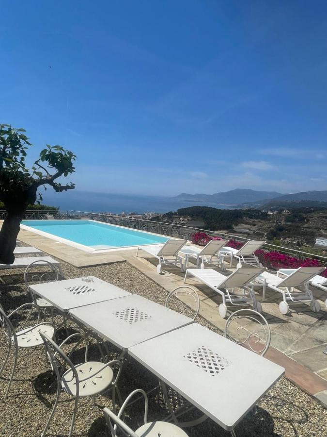 Bed & Breakfast Gaia - La Finestra Sul Mare Exclusive Villa&guest House 3*