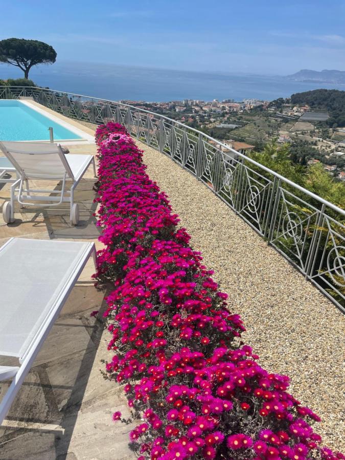 Gaia - Luxury Villa, Pool & Wellness 3* Bordighera