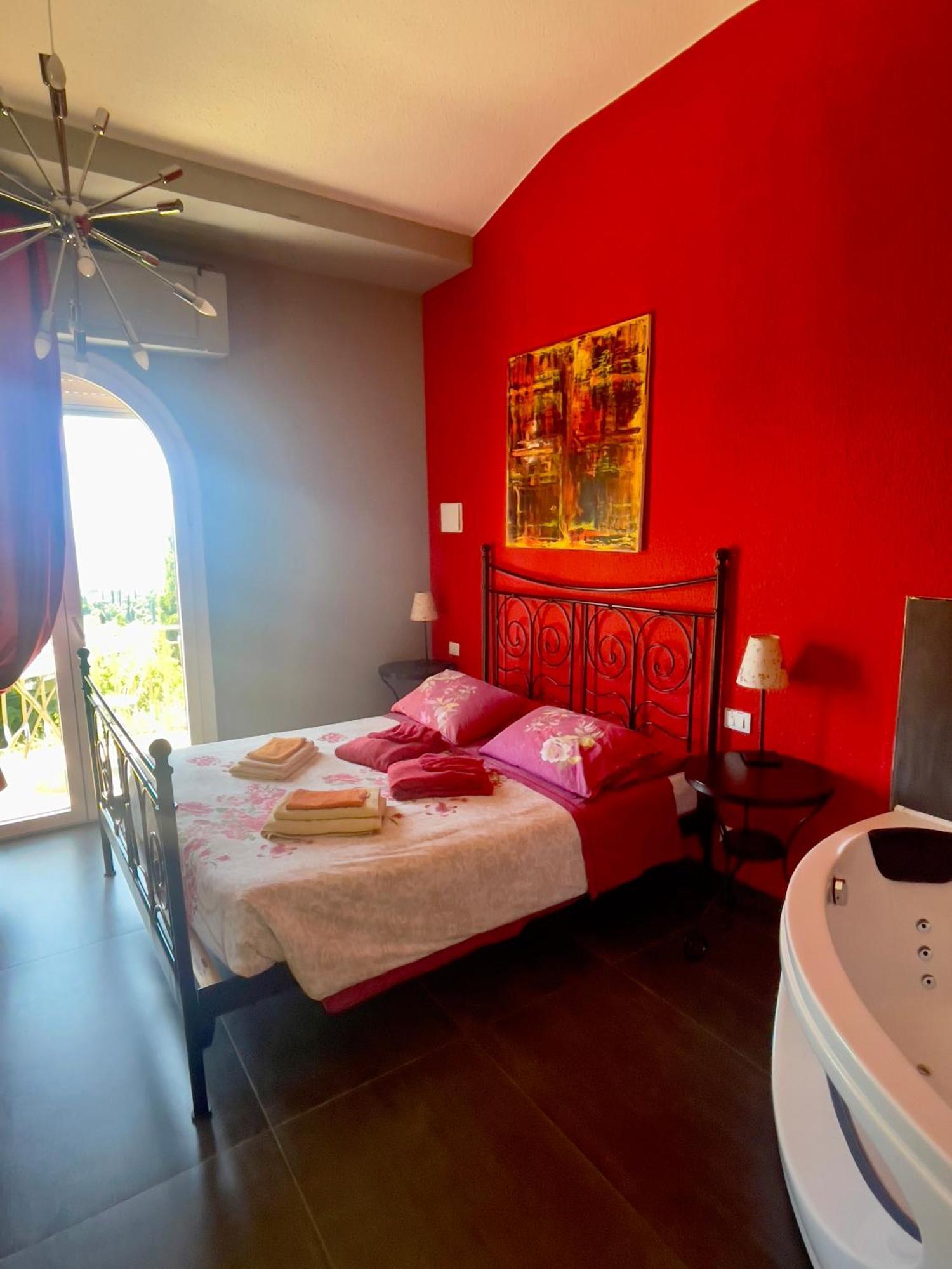 Gaia - Luxury Villa, Pool & Wellness 3* Bordighera