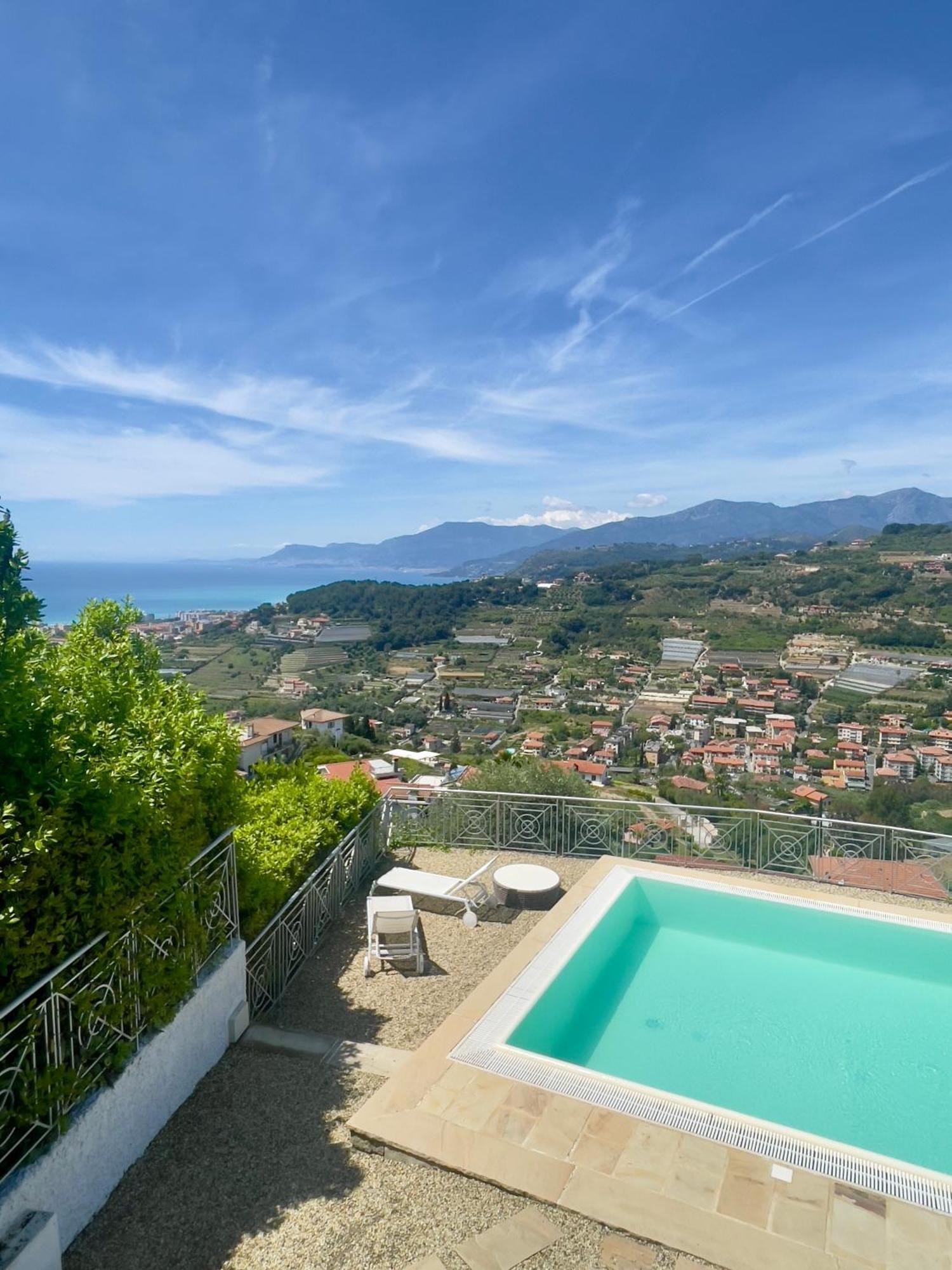 Gaia - La Finestra Sul Mare Exclusive Villa&guest House Bed & Breakfast Bordighera